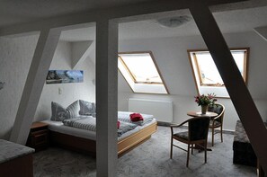 Double Room | Desk, cribs/infant beds, free WiFi, bed sheets - Hotel Carola (Schoenheide)