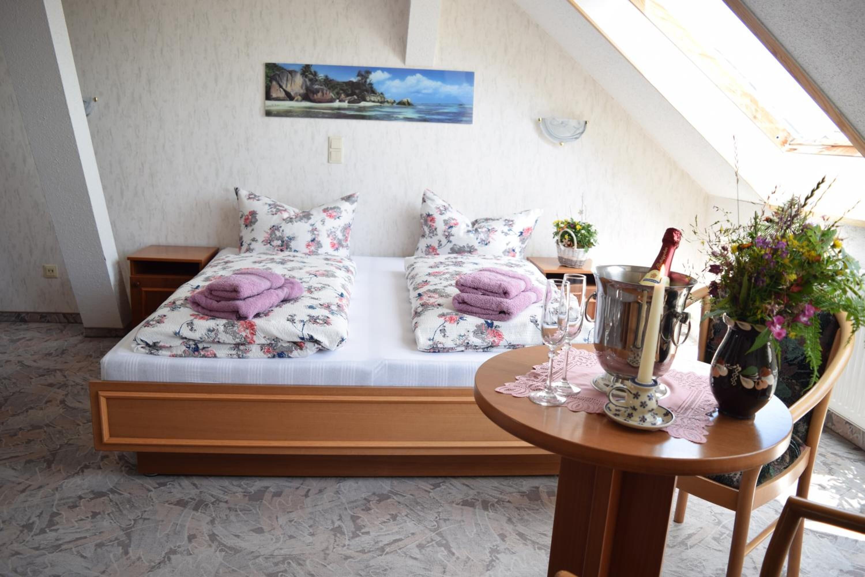 Desk, cribs/infant beds, free WiFi, bed sheets