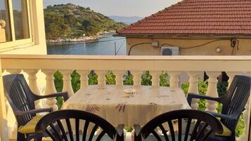 Căn hộ lãng mạn | Quang cảnh ban công