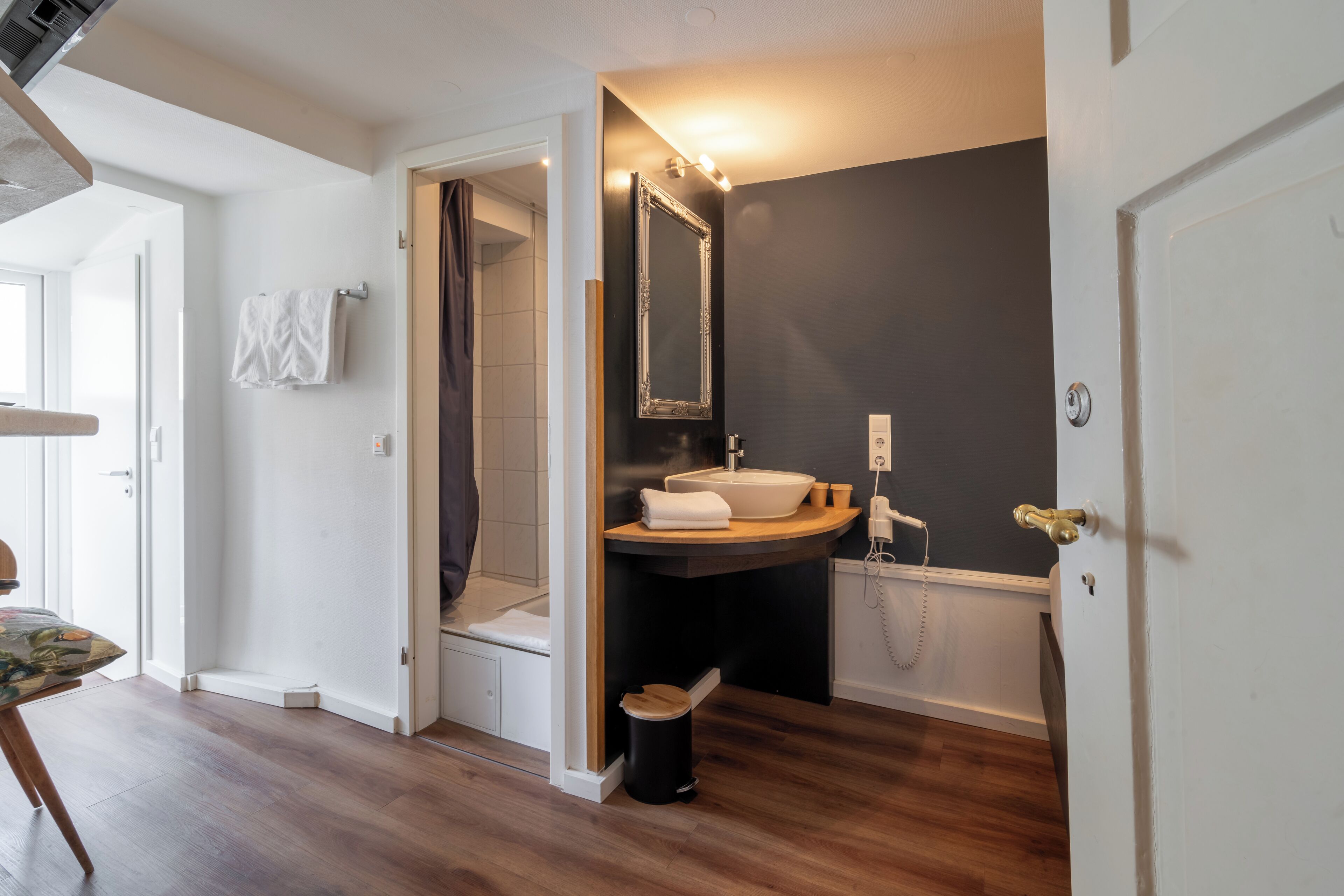 suite, balcony | bathroom | free toiletries, hair dryer, towels, soap