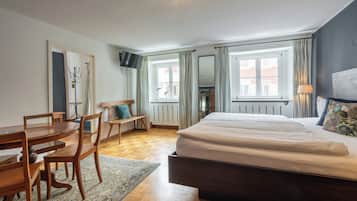 Suite, Balkon | Verdunkelungsvorhänge, Bügeleisen/Bügelbrett, kostenloses WLAN