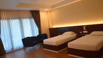 Deluxe Twin Room, Balcony | Soundproofing, free WiFi, bed sheets