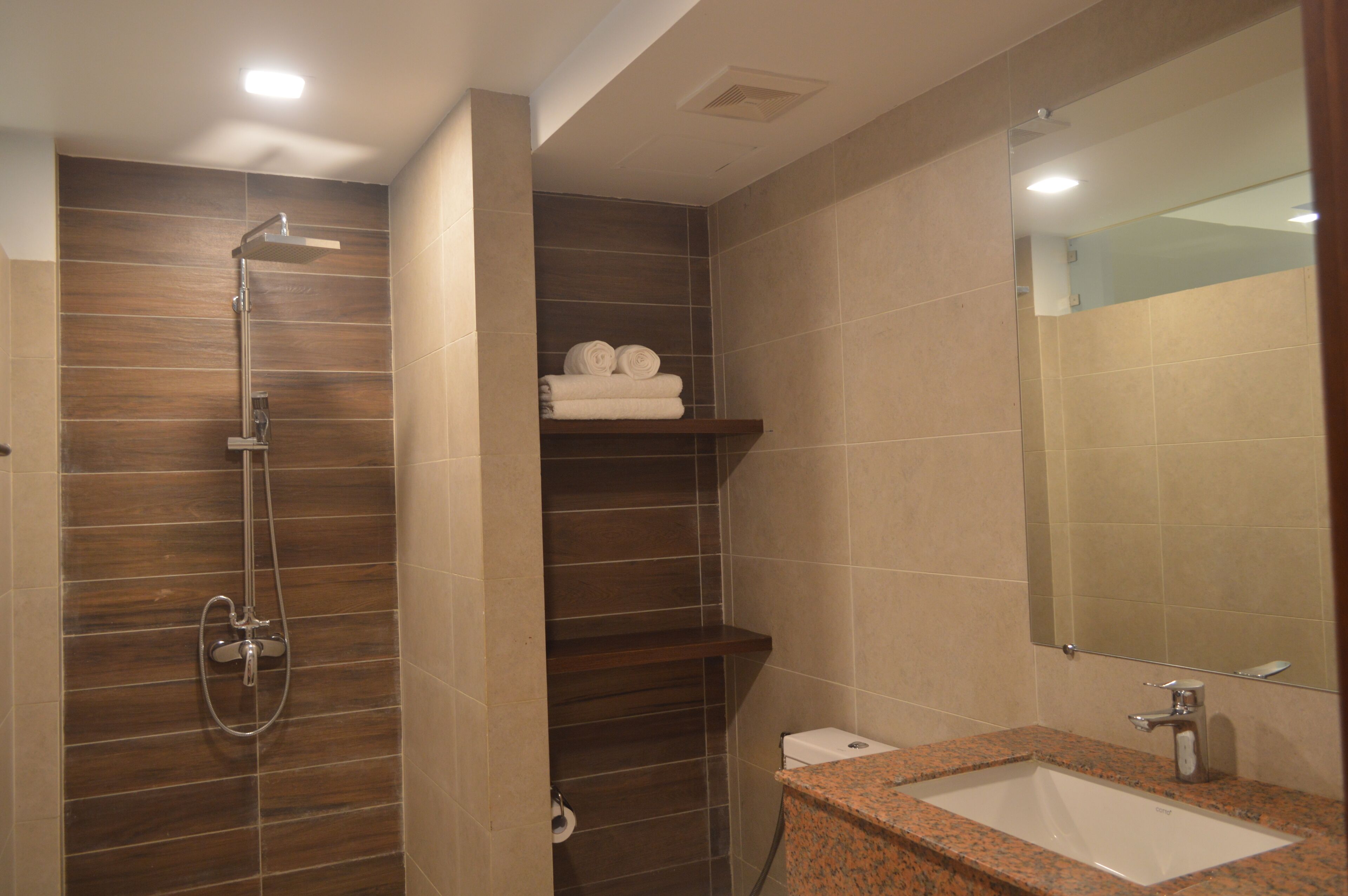 deluxe double room | soundproofing, free wifi, bed sheets