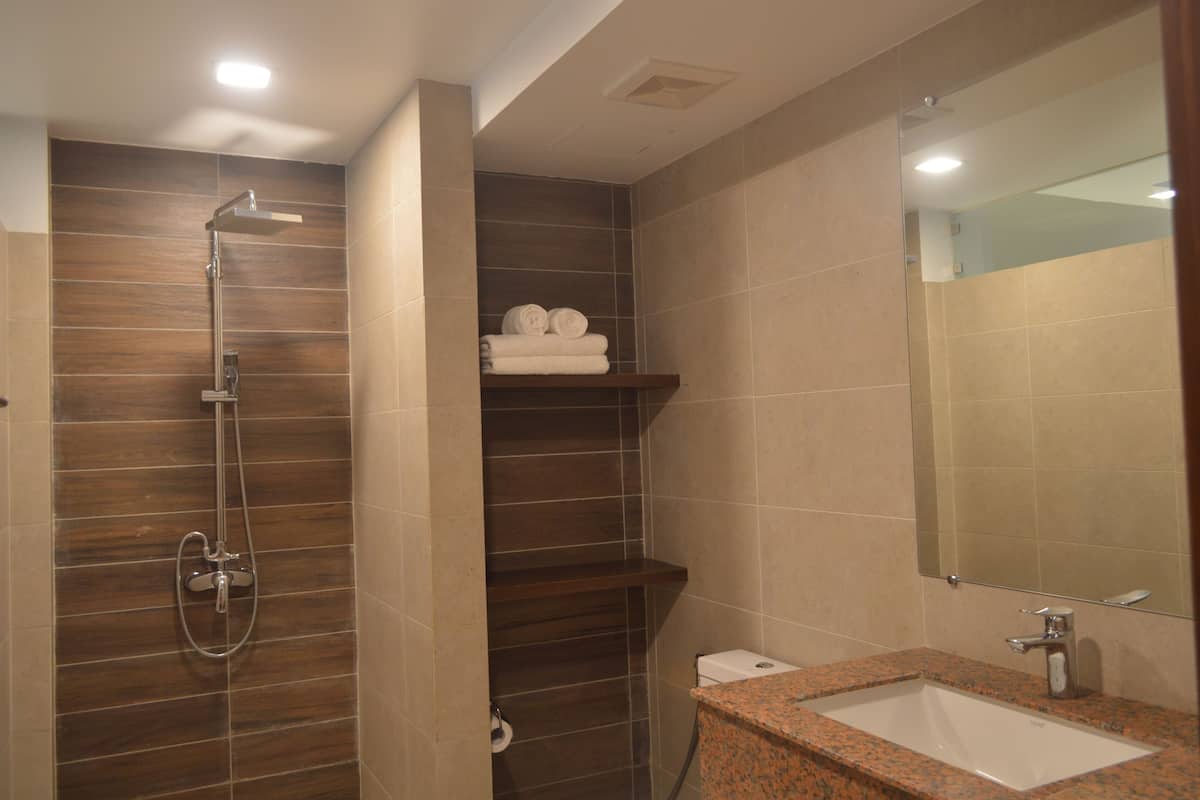 deluxe double room | soundproofing, free wifi, bed sheets