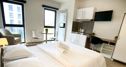 Cozy Studio, Open Space, Business & Leisure