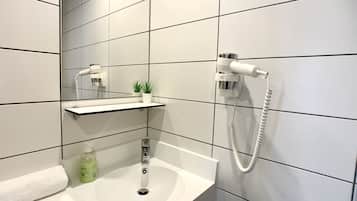 Business Studio, Private Bathroom (2599647) | Bathroom | Shower, hair dryer, towels