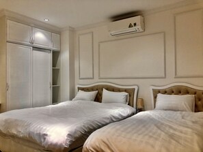 Shower, hair dryer, slippers, towels - New Luxury Apartment in City Center (Da Nang)