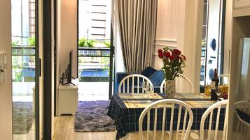 2 quartos, cofres nos quartos, individualmente decorados