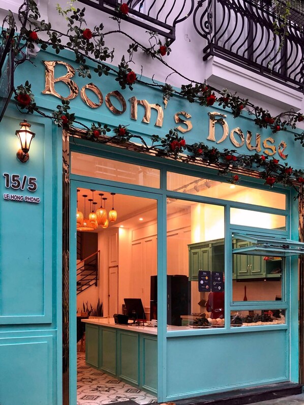 Property entrance - New Luxury Apartment in City Center (Da Nang)