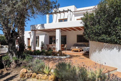 🌴 Villa Mika Ibiza – Private villa with pool, terraces, and prime location