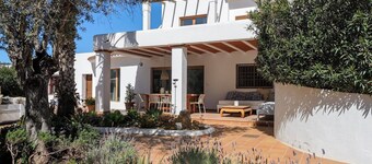 🌴 Villa Mika Ibiza – Private villa with pool, terraces, and prime location