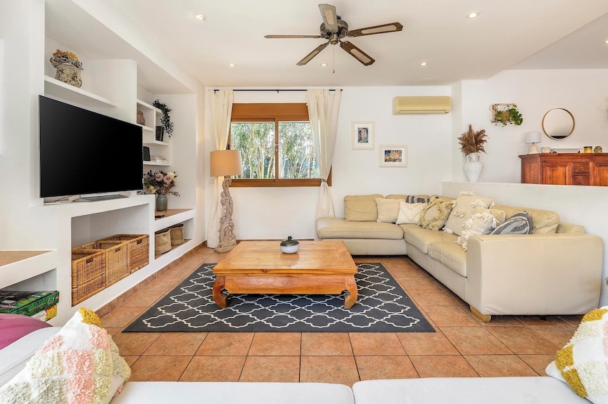 Villa Mika Ibiza Piscina, 4 Camere, 3 En Suite · 7 Min Playa D'en Bossa - Ibiza