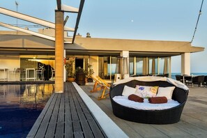 Outdoor spa tub - Hotel Mazagonia (Moguer)