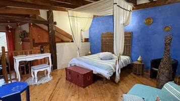 Minibar, bureau, fer et planche Ă repasser, Wi-Fi gratuit