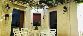 Villa Roberta surrounded by greenery a stone's throw from the beach of San Vito Lo Capo