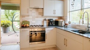 Will Tree House | Private kitchen - Will's Tree House (Banbury)