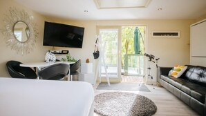 Interior - Will's Tree House (Banbury)