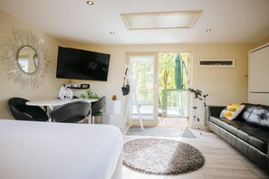 Interior - Will's Tree House (Banbury)