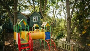 Children's play area - outdoor - Will's Tree House (Banbury)