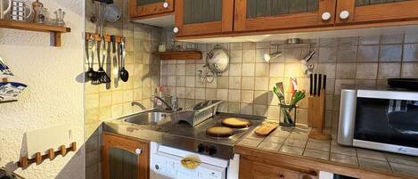 Fridge, microwave, dishwasher