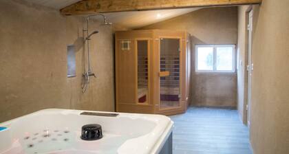 Maison Moulinas jacuzzi