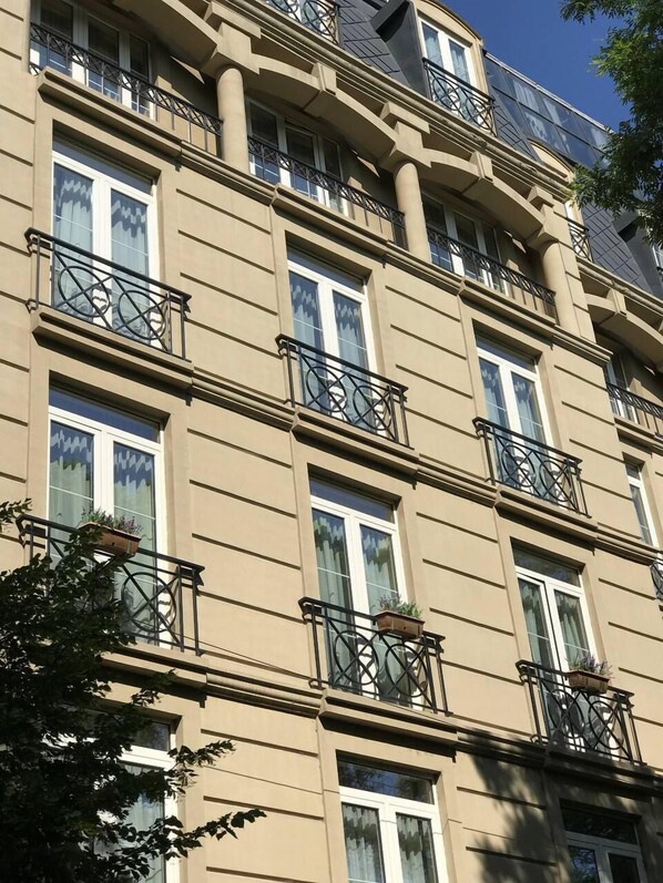 Exterior - A5 Hotel (Tbilisi)