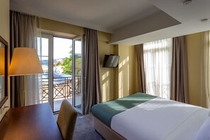 Premium bedding, pillow-top beds, minibar, in-room safe - A5 Hotel (Tbilisi)