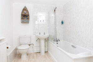 NHS or Key Workers Emergency Accommodation - (Fully Cleaned and Can Accept Pets) | Bathroom