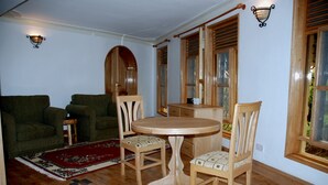 Ảnh chưa phân loại, 3 trong số 10 ảnh, nút