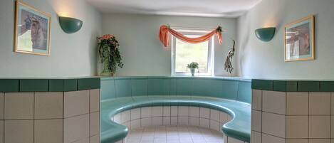 Sauna, höyrysauna, hierontapalveluita