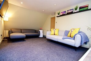 Interior - George's Getaway (Warwick)