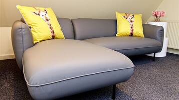 Kabin, 4 kamar tidur (Lodge and Outdoor Dome) | Ruang keluarga