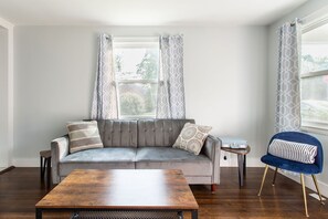  Älytelevisio, kirjoja, stereot