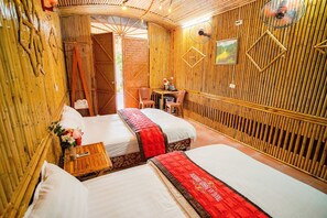 1 bedroom, memory-foam beds, minibar, desk