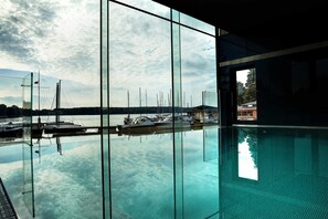 Indoor pool, open 7:00 AM to 9:00 PM, sun loungers - Przystań Hotel & Restaurants (Olsztyn)