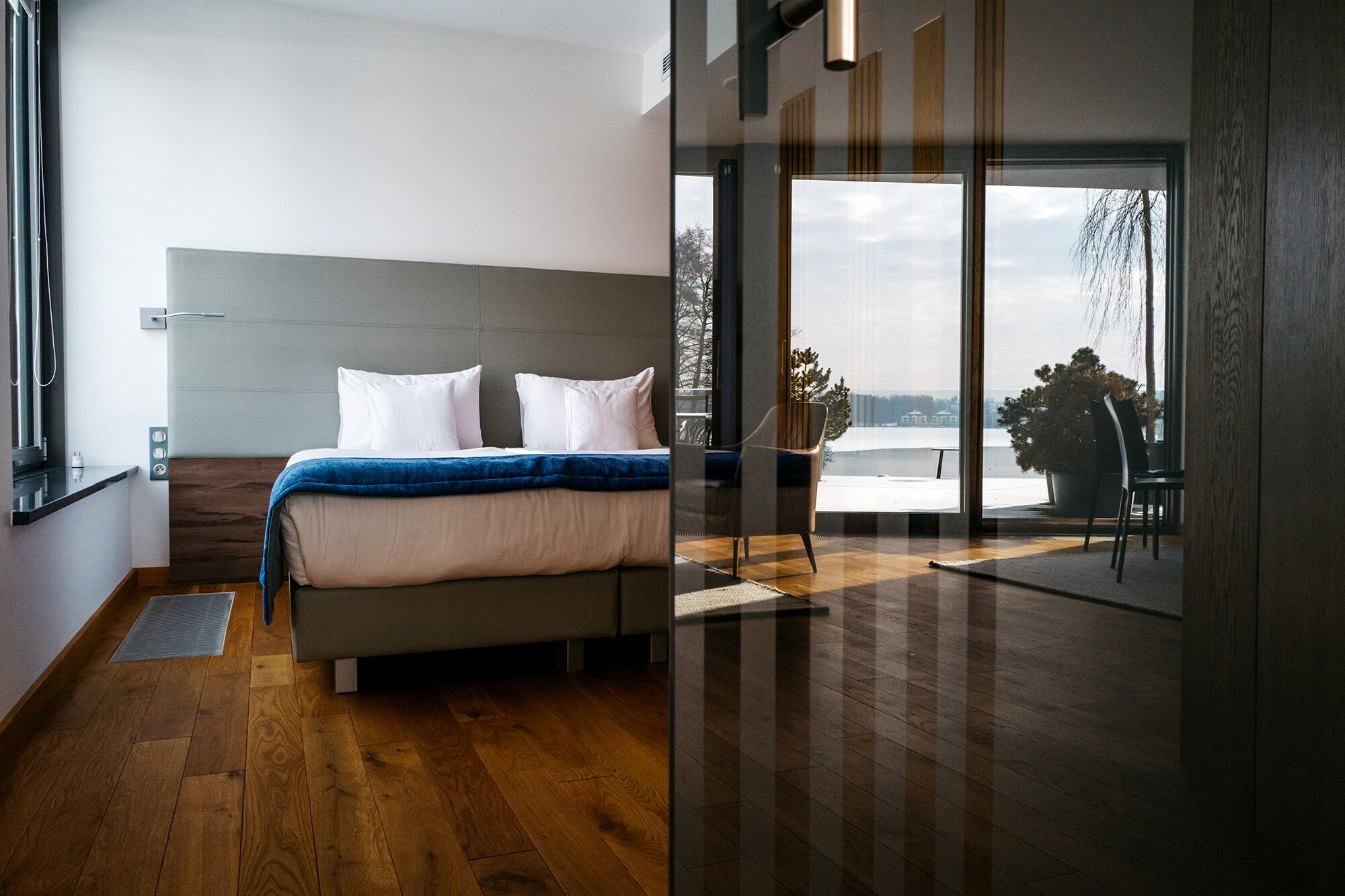 premium apartment | 1 bedroom, in-room safe, desk, laptop workspace