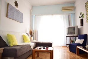 Interior - Apartment 6 min from City Center & Acropolis (Athens)