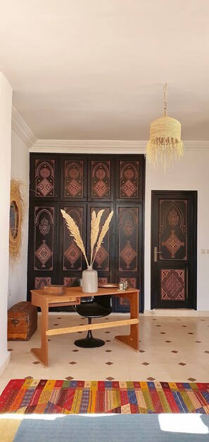 スイート プールビュー (Safran) | 客室ごとに異なる装飾、ベビーベッド (無料)、可動式ベッド、WiFi (無料)