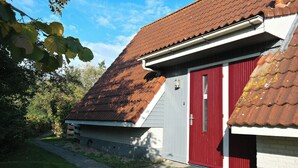 Bungalow, 3 Bedrooms, Terrace, Garden View | Property entrance - 6pers House Near Lauwersmeer National Park (Anjum)