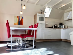Bungalow, 3 Bedrooms, Terrace, Garden View | Interior