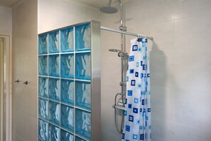 Bathroom - Cozy House Heide 6p at a Canal Near Lake Lauwersmeer (Anjum)
