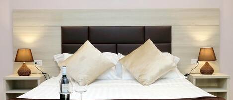 Superior Double Room, 1 Queen Bed | Premium bedding, down comforters, minibar, in-room safe