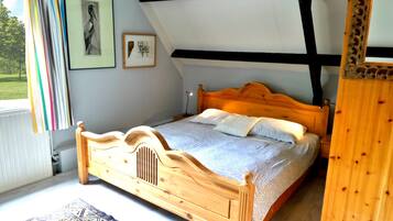 Bungalow, 3 kamar tidur, teras, pemandangan kebun | 3 kamar tidur dan seprai linen