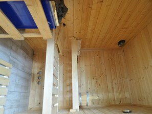 Bungalow - 3 sovrum - terrass - utsikt mot trädgården | Bastu