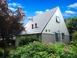 Bungalow, 3 habitaciones, terraza, vistas al jardín | Entrada al alojamiento
