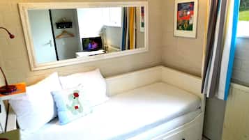 Bungalow, 3 Bedrooms, Terrace, Garden View | 3 bedrooms, bed sheets