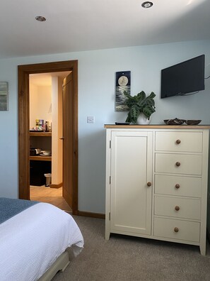 Luxury Suite, 1 King Bed, Sea View