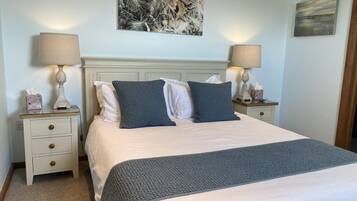 Luxury Suite, 1 King Bed, Sea View | 1 bedroom, premium bedding, desk, laptop workspace