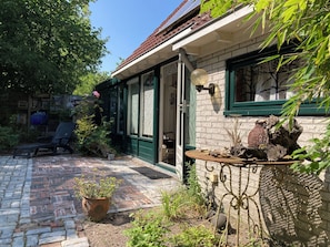 Bungalow, 3 Bedrooms, Patio, Garden View | Property entrance