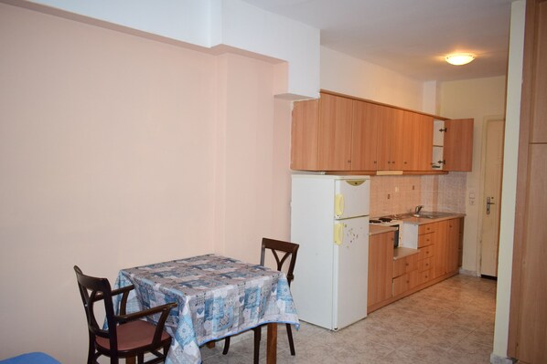 Studio | In-room dining